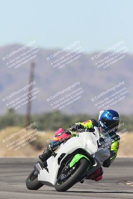 media/Oct-30-2025-Racers Edge (Thu) [[dabbdaf680]]/3-B Group/Session 4 Turn 16/